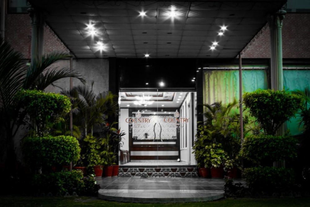 Hotel Country Inn Main image